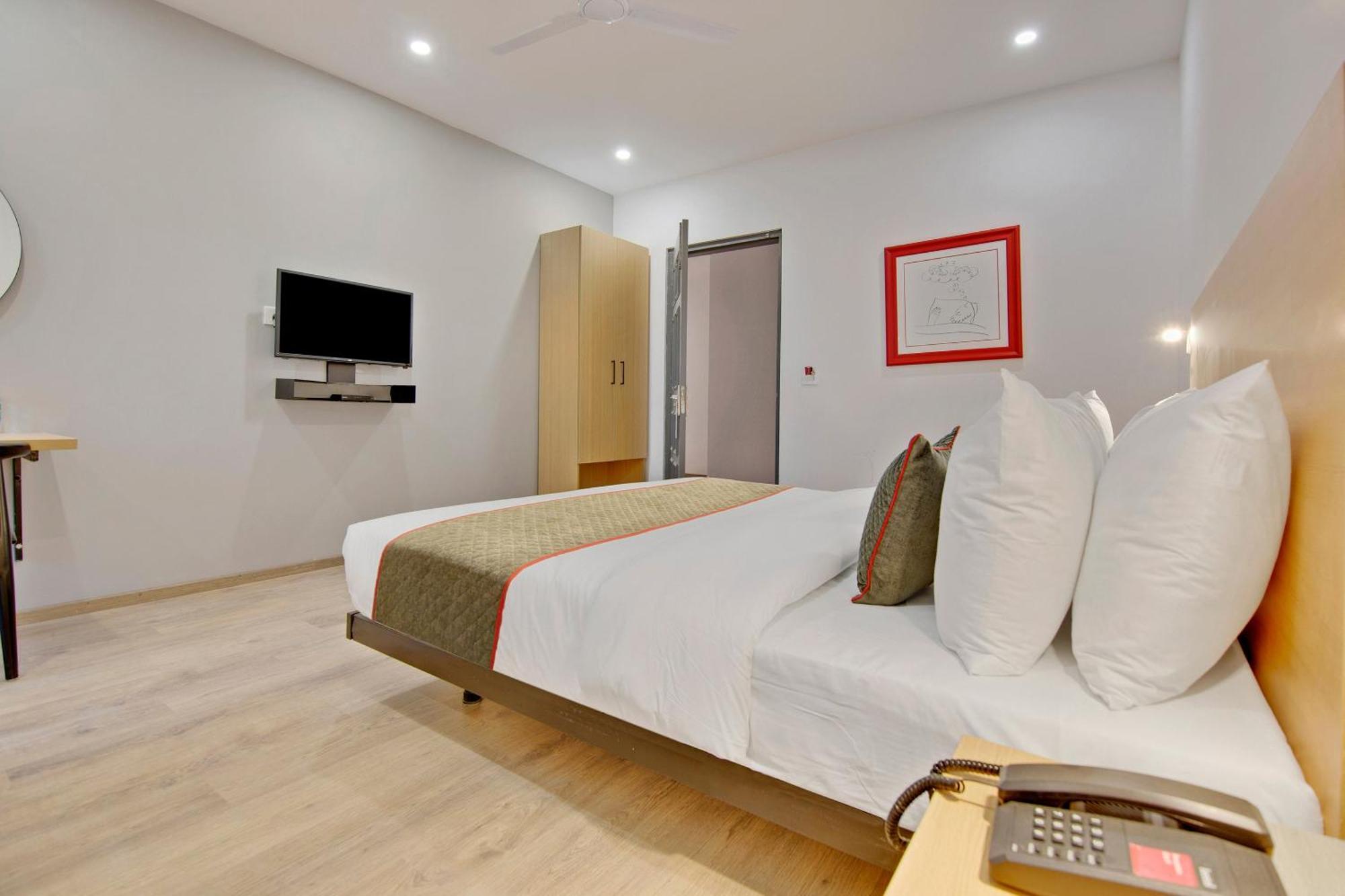 Townhouse Sector 49 Near Logix City Centre Noida Eksteriør bilde