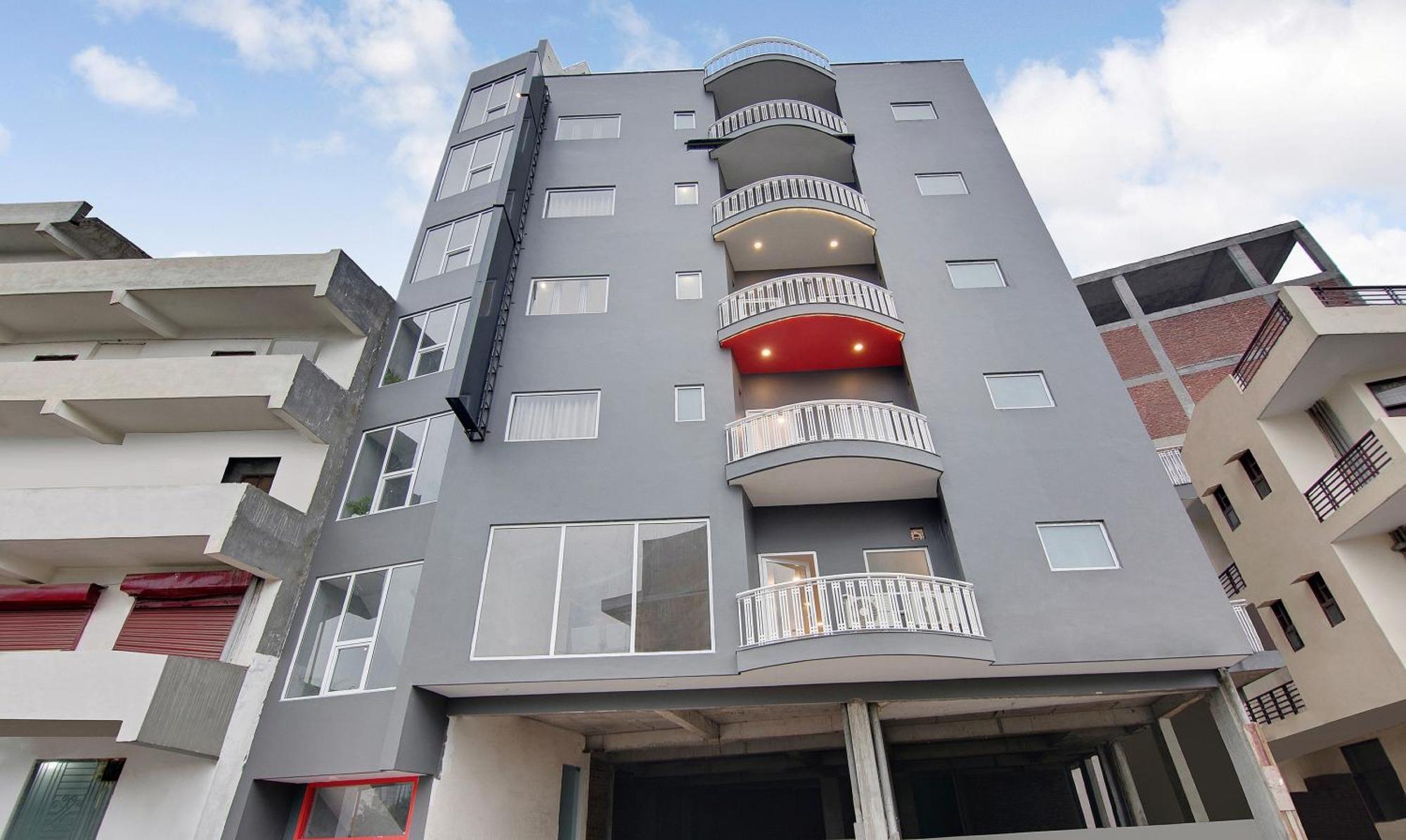Townhouse Sector 49 Near Logix City Centre Noida Eksteriør bilde