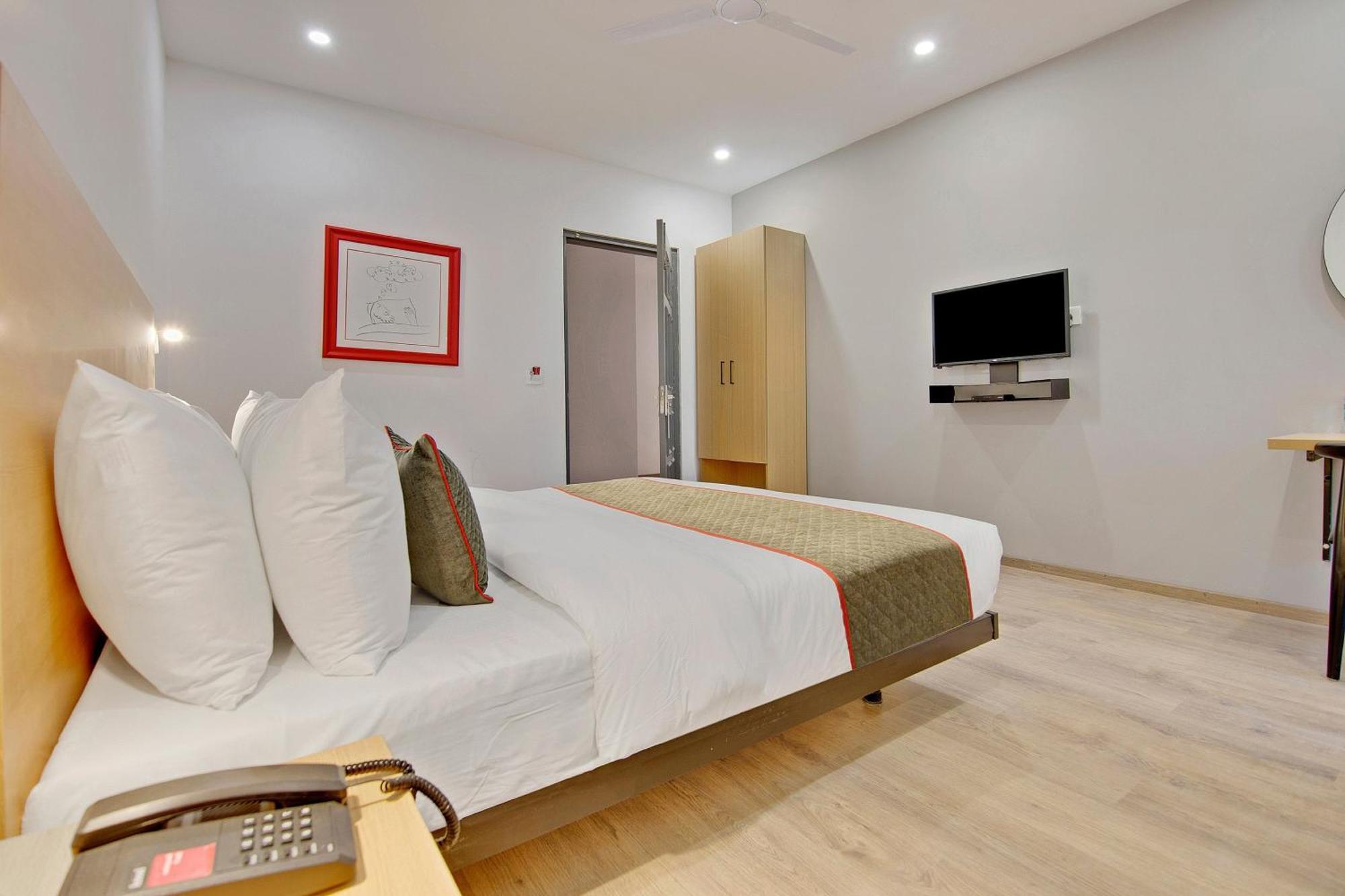 Townhouse Sector 49 Near Logix City Centre Noida Eksteriør bilde