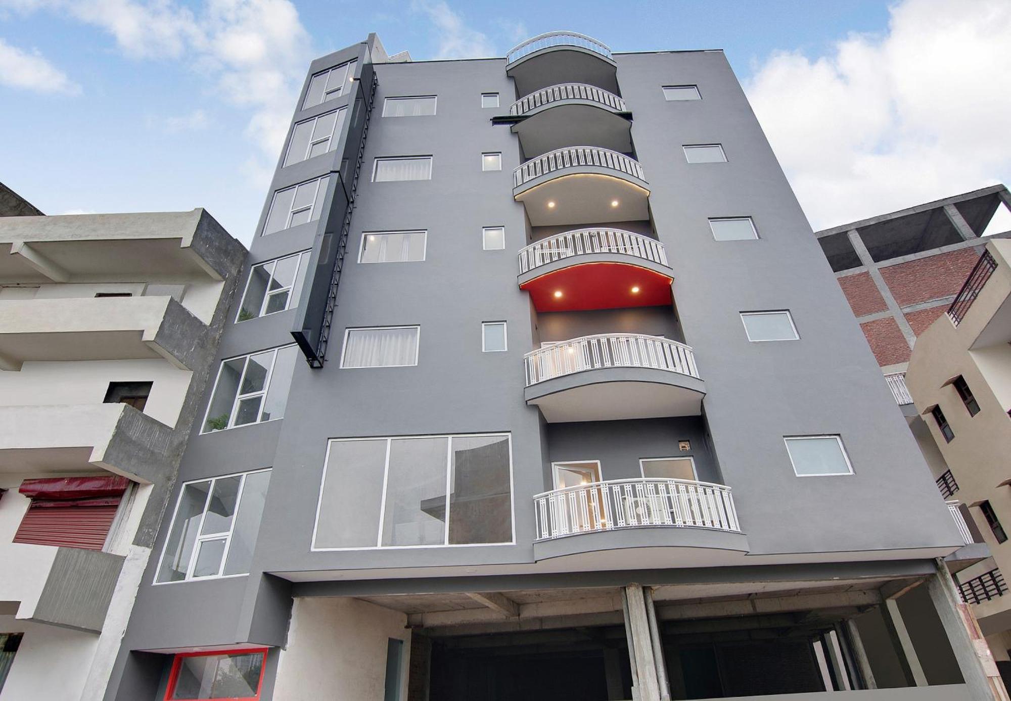Townhouse Sector 49 Near Logix City Centre Noida Eksteriør bilde