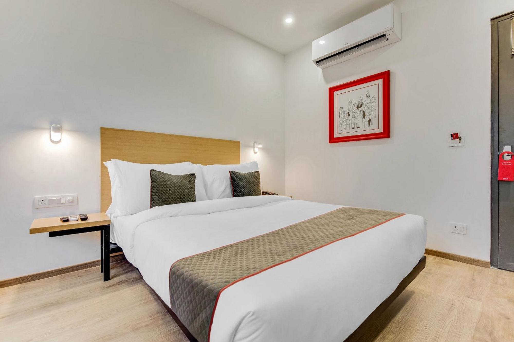 Townhouse Sector 49 Near Logix City Centre Noida Eksteriør bilde