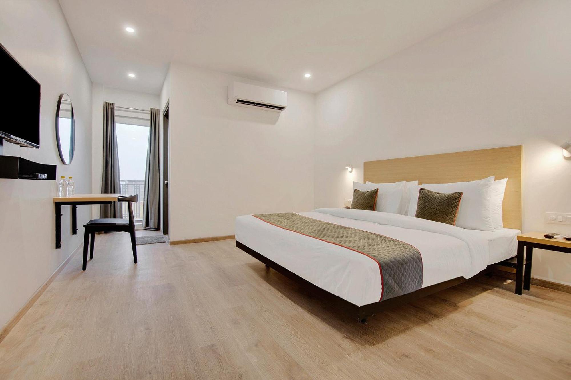 Townhouse Sector 49 Near Logix City Centre Noida Eksteriør bilde